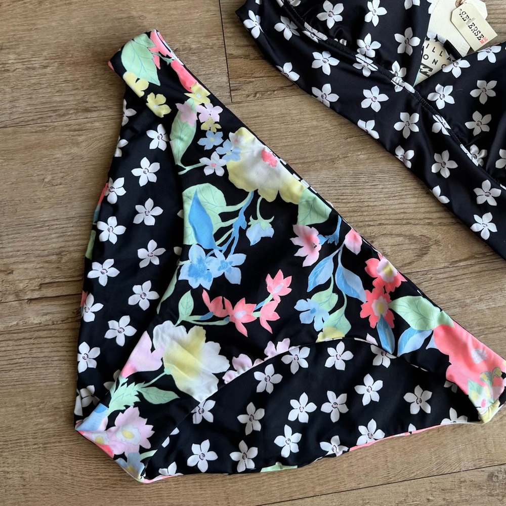 NWT Reversible Billabong Bikini Bottoms - Picture 3 of 3